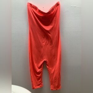 Fashion Love Size Medium Coral Strapless Stretch Short Romper. New No Tags